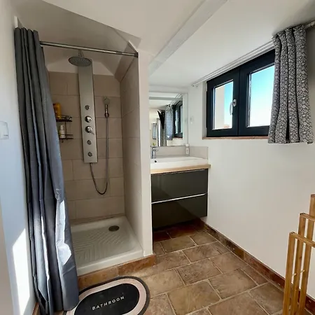 April' House Tatil Evi