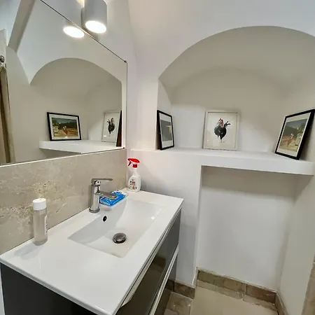 April' House Tatil Evi Neffies